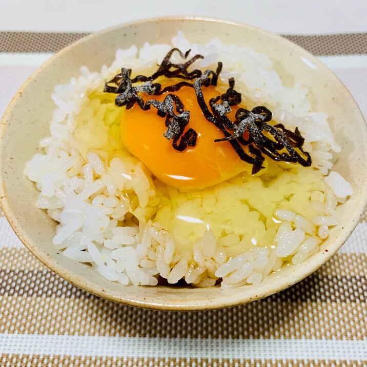 ごま油と塩昆布で 卵かけご飯 レシピ 作り方 By よっしぃ 楽天レシピ ごま油と塩昆布で 卵かけご飯 レシピ 作り方 By よっしぃ 楽天レシピ